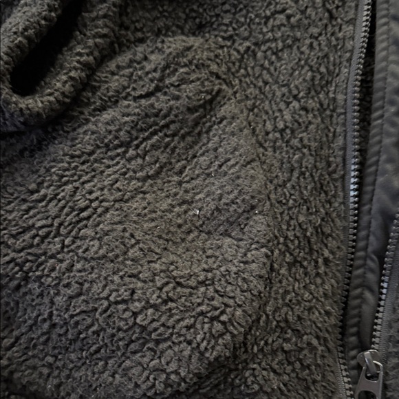 Gymshark Black Fuzzy Crop Jacket - Picture 2 of 5